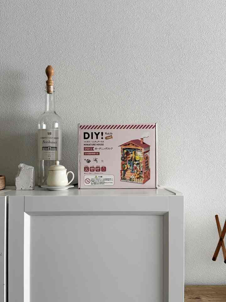 I was asked to make a miniature house lol

#DIY #ミニチュアハウス #昼 #趣味 #休日 #クリームポット #IKEA棚 #IKEA家具 #アンティークインテリア #棚 #装飾 #オブジェ #アンティーク食器