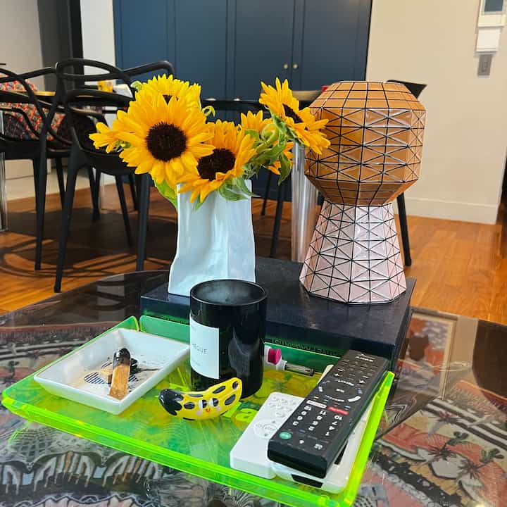 I decorated it with sunflowers.

#livingroom #花瓶 #ひまわり #kare