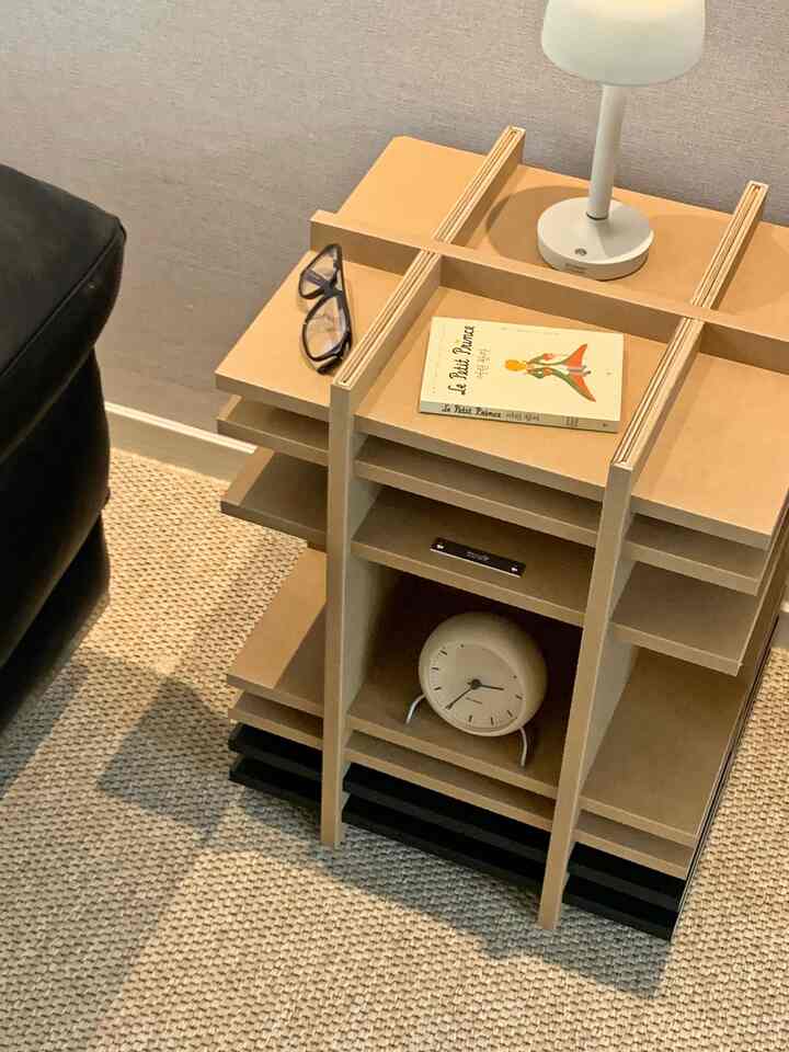 10分で一気に組み立てれば、家具一つが完成🤎
紙家具だと信じられないように 
頑丈さとクオリティがとても良く満足しているトゥック家具  #친환경가구 #노플라스틱 #제로웨이스트 #거실인테리어 #홈스타일링 #미드센츄리 #북유럽빈티지 #아파트인테리어 #조명인테리어 #midcenturymodern #livingroominterior #livingroom #livingroomdecor 