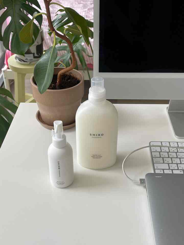 大切なお友達から結婚のお祝いでshiroのハンドソープと柔軟剤をもらいました🧧
ハンドソープ初めて使ったけど香りがすごく良い🫶🏻🥹
柔軟剤も使うの楽しみだな➰🩵

#インテリア #ワンルームインテリア #二人暮らしインテリア #韓国インテリア #원룸 #원룸인태리어