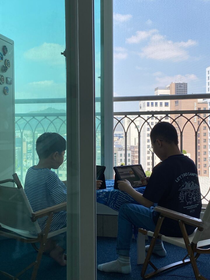 short form carousel card thumbnail