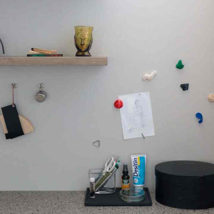 カップボードの小物を入れ替えました
ついでにマグネットウォールも総入れ替え
ゴチャゴチャとしていたところを厳選してスッキリ
#カップボード #キッチン #キッチン壁 