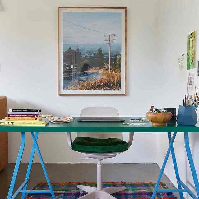 Working in my colorful styled home office brings so much creativity to my day! 🎨✨ Credit: @ngaioparr #HomeOfficeGoals #ColorfulDesign #InspirationStation