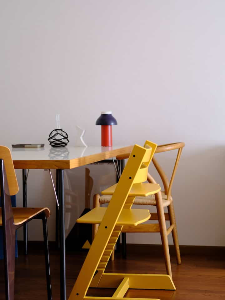 I received a cute yellow Stokke Tripp Trapp as a gift. It'll be a while before my newborn baby sits on it, but I'm already looking forward to it. #stokke #TrippTrapp #Children's chair #Interior #Scandinavian interior