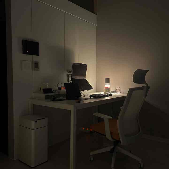 PABLE Air オフィスチェア［3色］を使ったコーディネート 1