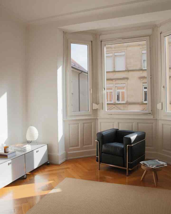 From morning serenity to evening coziness, our living room transforms with the day. 🌅🌌 Credit: @studio.hanoi #DayToNight #LivingRoomVibes