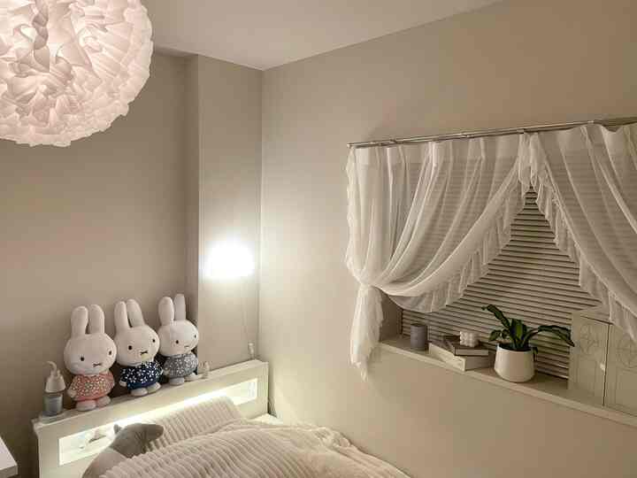 Kamarku untuk dua orang. Saya membayangkan sebuah ruang yang terasa seperti tinggal di awan☁️🫧

 #ルームツアー #部屋紹介 #roommakeover #roomtour #韓国インテリア #韓国雑貨 #インテリア好きな人と繋がりたい  #인테리어 #방소개 #룸투어 #마이룸 #miffy
