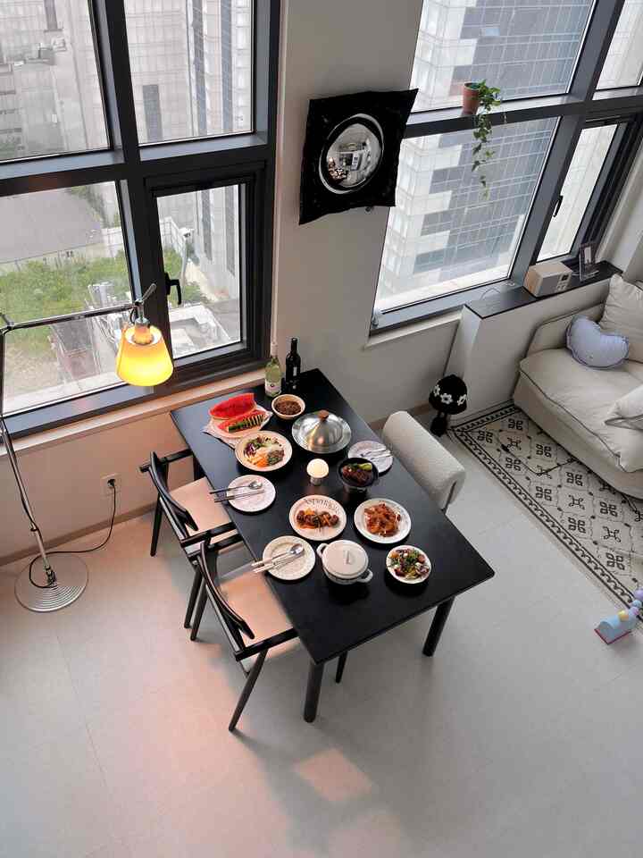 #Satu cuplikan dari adegan hari ini Sudah lama sekali aku tidak mengundang teman-temanku ke pesta rumah!
Kami mengisi meja dengan makanan yang biasanya ingin kami makan dan berbagi kehidupan sehari-hari satu sama lain.
Kami bersenang-senang!

#perlengkapan pesta di rumah #makanan pesta di rumah #hidangan pesta di rumah #memasak pesta di rumah #interior pesta di rumah #duplex #interior duplex #officetel #studio duplex 