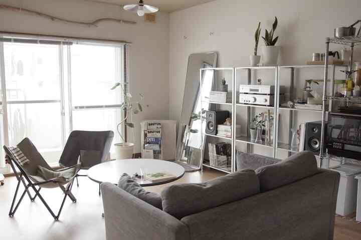 ステンレス・シルバー調のアイテムが増えてきた。
配置をまた変えたい衝動に駆られてる🫨

#リビング小物 #イケア #アウトドア用品 #アウトドアチェア #ローテーブル