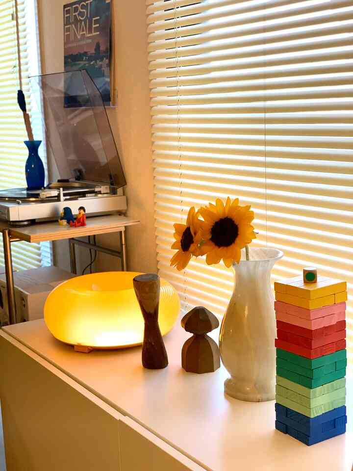 ひまわりが梅雨のお部屋を明るくしてくれていました🌻´-
#花瓶フラワーベース  #花瓶インテリア #ヴィンテージ #IKEA #IKEA棚 