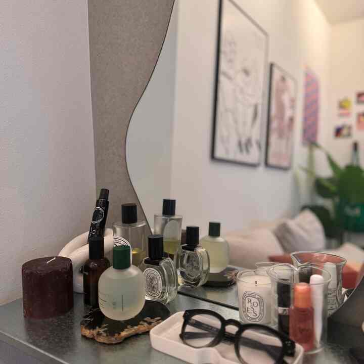 My favorite space ✌️🌿

#Perfume #一人暮らしインテリア 
#Room for living alone #猫のいる生活 #猫がいる暮らし