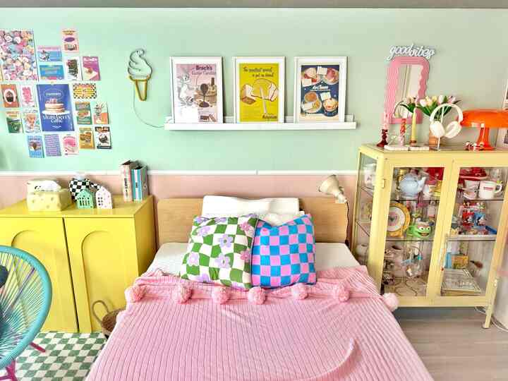 Colorful and cute💛🩷💚I'm glad I bought the cabinet🫶🏻

#colorful #カラフルなインテリア #一人暮らし部屋 #一人暮らし #ベッド #キャビネット #IKEA #MarketB