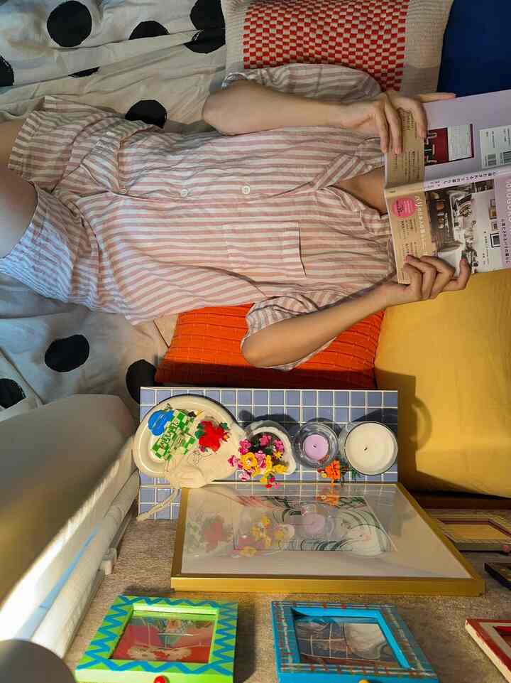 ベッドに寝っ転がりながらゆっくりするのが幸せ時間🛌
#ベッド #カラフル #布団カバー #gata