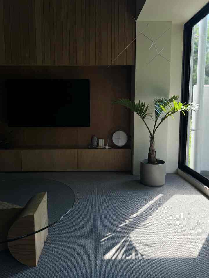 Ini musim panas ☀️


#Renovasi apartemen
#renovasi
#karpet
#Hidup tanpa tirai
#meja kaca
#Shiro Kuramata