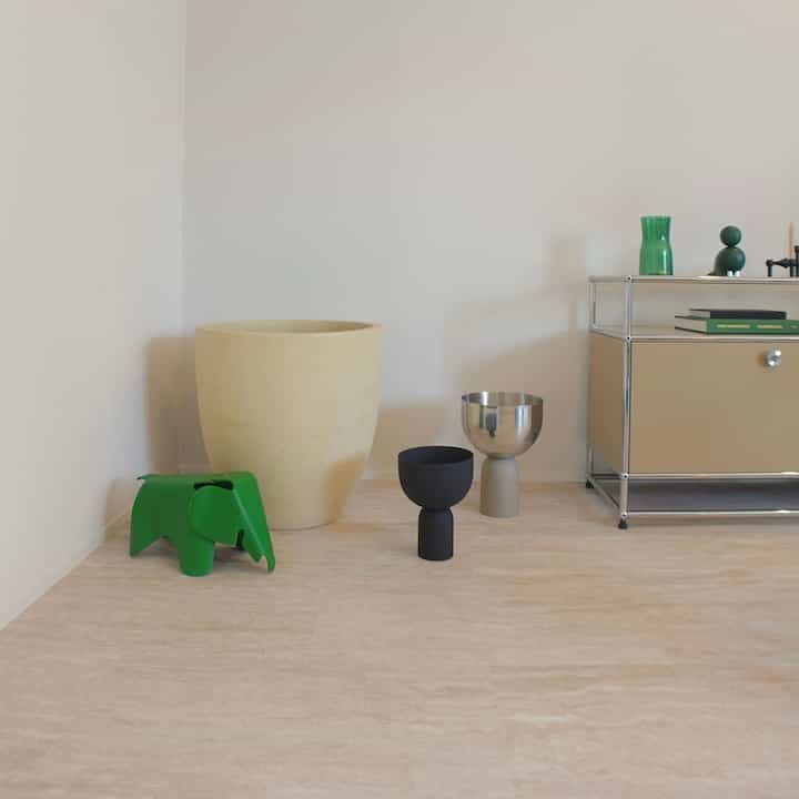 🧑🏻‍🦲🧑🏻‍🦲🧑🏻‍🦲

#vitra #ヴィトラ #eames #イームズ #ikea #イケア #stoffcandleholder #カイボイスン #aytm