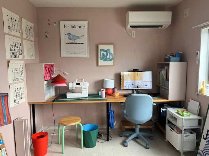 Ada komputer di dinding di sini, dan saya tidak mengecatnya untuk sementara waktu karena saya pikir itu akan mengapung, tetapi saya tetap ingin mengecatnya, jadi saya melakukannya...

Saya tidak keberatan dengan AC sama sekali 🤣
Setelah saya mengecat dindingnya, hasilnya benar-benar menyatu dan menjadi sangat lucu🖥️💕
#Ruang Kerja #desktour #作業スペース #デスク
