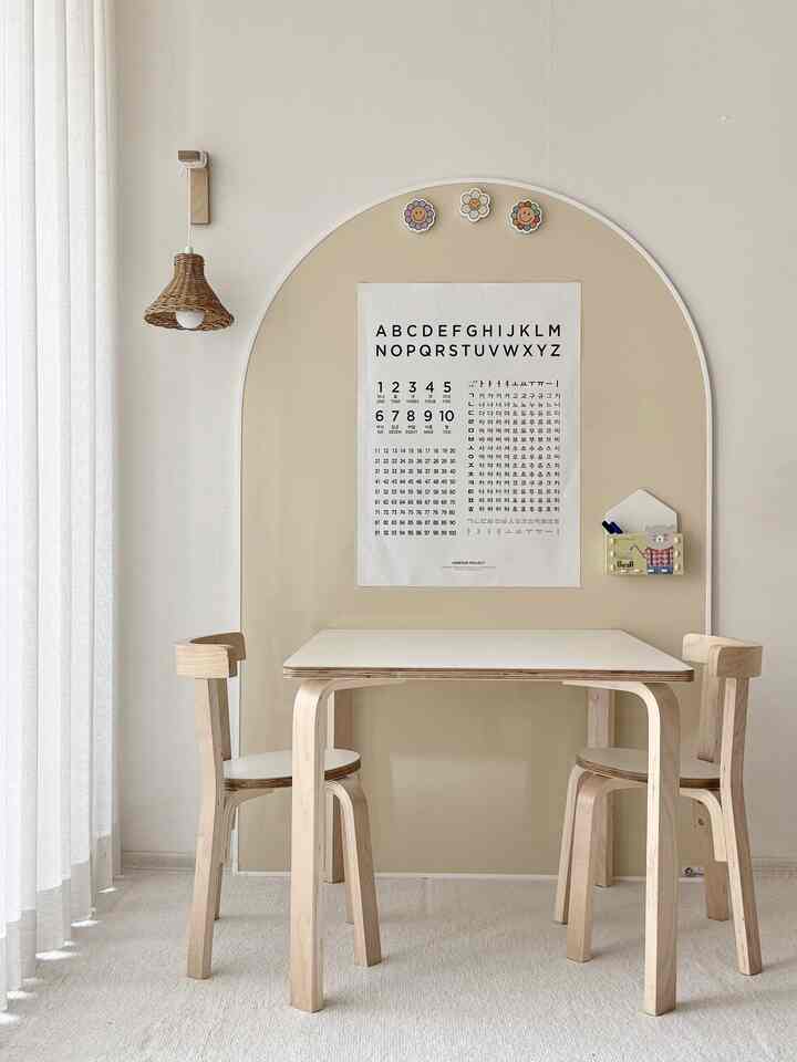 Hanya adik laki-laki saya yang mendapat papan cantik.
Untuk Ruha yang iri
Kami memindahkan meja dan menciptakan ruang baru.

Besar! Seperti yang diharapkan, ini sempurna👏
Saya menyatukan meja Cocoboard dan Momsnino.
Itu menjadi ruang yang sempurna untuk belajar.

Ruha kami duduk di sini
Apakah Anda merasa sedang mengerjakan pekerjaan rumah Anda lebih keras?🤣

Hehehe, bagus, bagus🫶🏻

#Papan Ibu #코코보드 #코코보드울트라 #크림아이보리
#Perabot kamar anak #아이방인테리어 #아이방꾸미기 #육아템