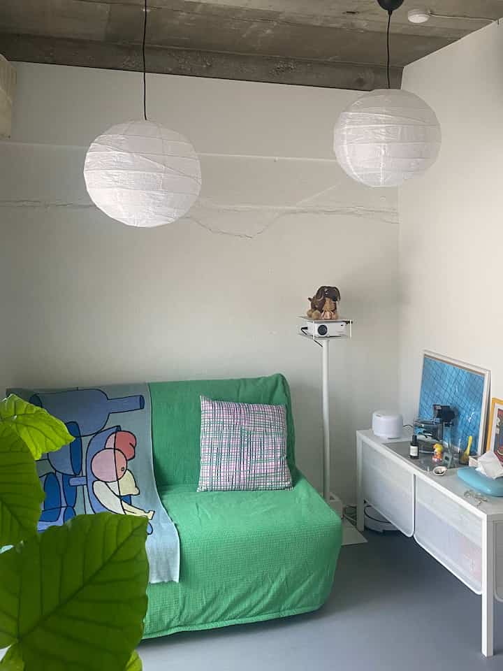 Saya memasang lampu gantung pada ketinggian yang berbeda🌕

#IKEA #リノベ賃貸 #カラフルなインテリア