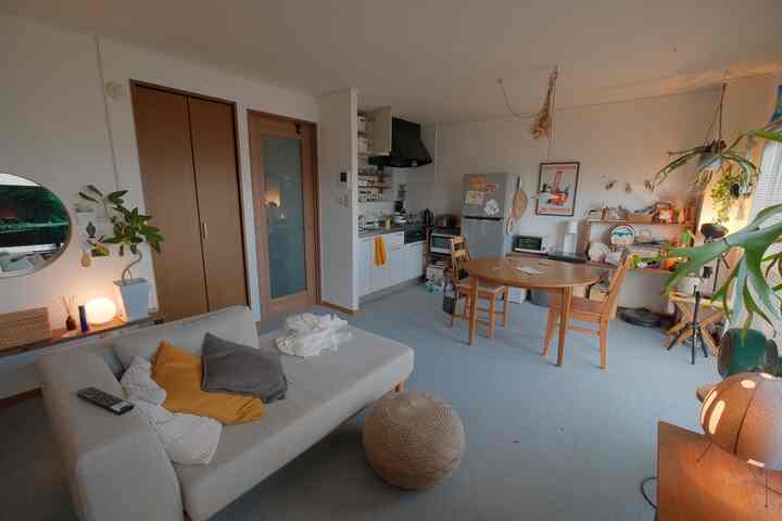 リビングとダイニング

ラグ敷がない方がすっきりしていいな🤔

#リビング #ダイニング
#ふたり #賃貸　
#1LDK #ナチュラル #植物