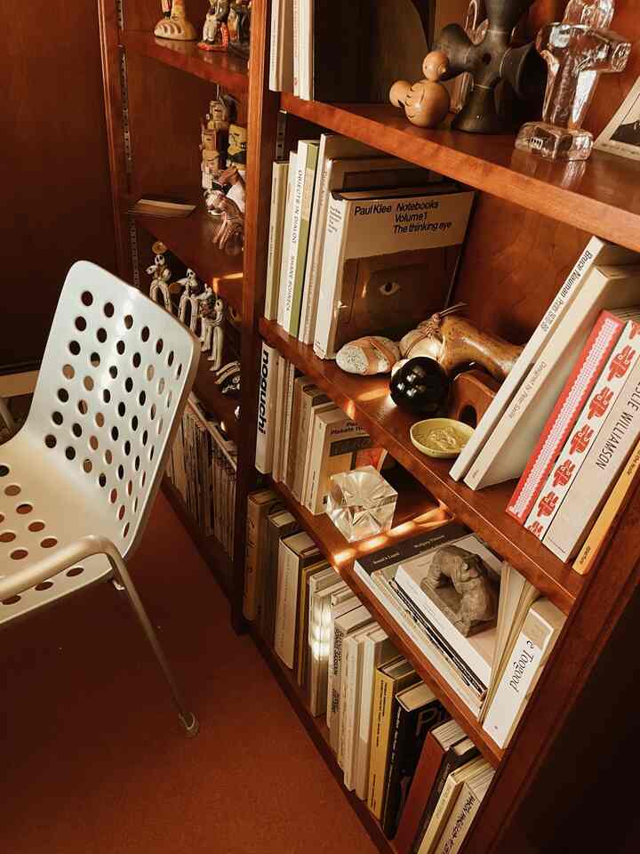 Study
There are more things than books🫨

#Study #書斎インテリア #本棚 #ブックシェルフ #リノベーション #コレクション #フォークアート #民藝 #民芸