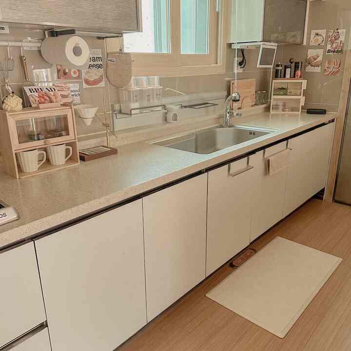 7月の日常コレクション集💛

1-2.イベント当選で受けたTPU発売マット！色感もとてもきれいなのに想像以上にしっかりしてお母さんが踏んだやいなや「私も生きて！」と言われたプドムテム💛

3-4.本格的に忙しくなる前に行ってきた短い江原道旅行🩵

5.元気がないたびに食べてくるウリ夫婦瑞草蒸し店🤎
1日100ボウル限定なので12時を超えると売り切れ🤣🤣

6.  #아이래홈 #홈 #홈인테리어 #홈스타일링 #라이프스타일 #lifestyle #방꾸미기  #거실 #내집꾸미기 #랜선집들이 #홈데코 #오늘의집 #신혼집 #신혼집인테리어 #인테리어그램 #homedeco #cozy #맞팔 #주방 #작업실 #맞팔 #소통해요 #소통 #pc룸 #서재 #조명인테리어 #조명 