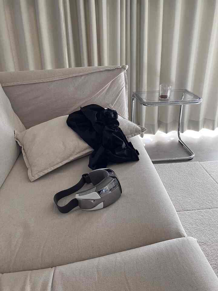 疲れた日は音楽を聴きながらアイマジックでケアをするのがルーティン🎶
#癒し時間 #アフターケア #音楽がある暮らし #ドクターエア #アイマジック #ikea #照明 #シンプルな暮らし  #シンプルなインテリア  #シンプルライフ