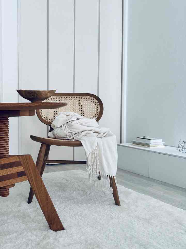 木の家具は、全てオーク材です。
白と、木の茶のバランスを大切にしています。
#オーク
#木の家具
#ホワイト