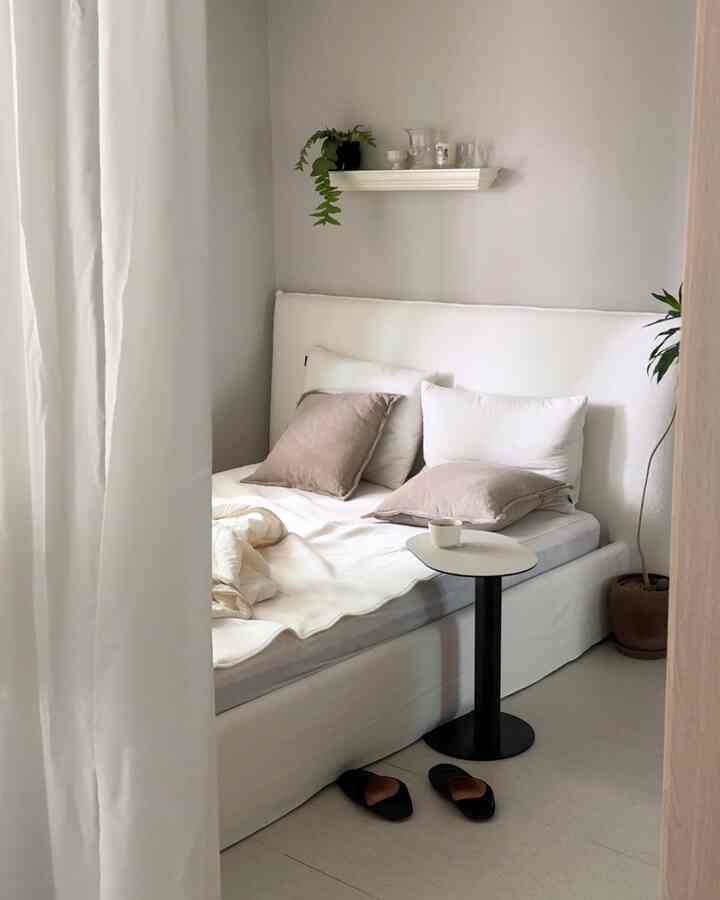 Room Vlog 🚪🕊️🌿

天井照明ライスペーパー新鮮
⇢ @haydesign @haykorea 

エッグシェルウォールシェルフ 
⇢ @official.moment_et 

エマベッドベッドファブリックフレーム
⇢ @casamia_official 

オーバルサイドテーブル
⇢さん 

#roomvlog #bedroomstyling #寝室の家具 #寝室の装飾