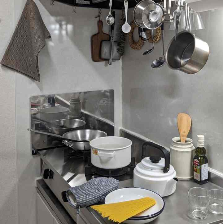 最近買った中尾アルミのフライパンでペペロンチーノ🍝
熱伝導率が高く乳化がとてもうまくいった✨

#キッチンインテリア #キッチン #ガステーブル #リンナイ #中尾アルミ製作所 #アルミパン #scope #スコープ