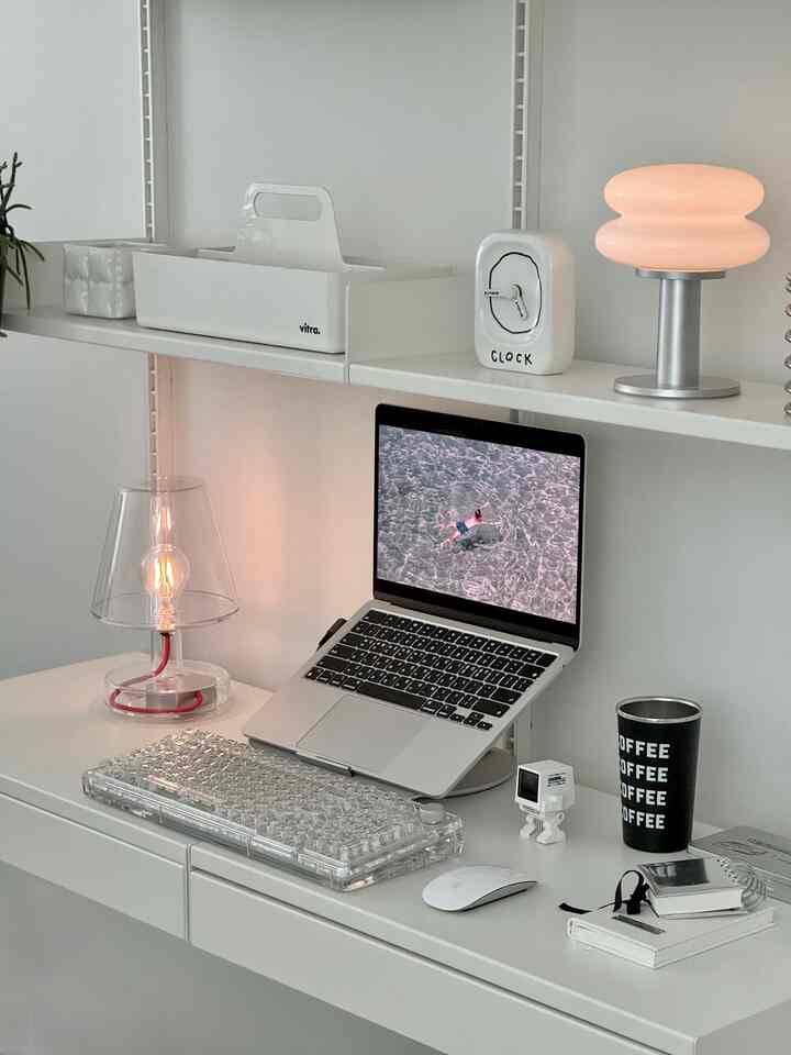 #Keyboard tujuh warna 🧊 Hanya dengan melihatnya saja sudah membuat Anda merasa segar
Keyboard sebening kristal transparan🤍
Kibum Phantom 98 dari Empomaker transparan dan dingin.
Ia menonjolkan visual cemerlang dengan keycaps dan lampu latar RGB penuh✨
Meskipun penataannya lengkap, namun kompak dan memanfaatkan ruang dengan baik!
Berbagai pengaturan dimungkinkan melalui Bluetooth kabel/nirkabel dan instalasi driver.
Ini adalah keyboard yang sangat saya sukai dengan suara dan nuansanya yang menyenangkan🤍

#Keyboard #Rekomendasi keyboard #Interior meja #Keyboard mekanis #Keyboard transparan #Pencahayaan interior #Pencahayaan #Pencahayaan nirkabel #Kotak Alat #Organizer #Dekorasi #Interior meja #Organisasi meja #Jam meja #Pengaturan meja #Tutup kunci #iMac #Pemegang Macbook #Laptop Pemegang #meja #rak sistem #baris langka #objek #alat peraga interior #alat peraga meja #ruangan kecil #rak interior #interior putih #interior musim panas