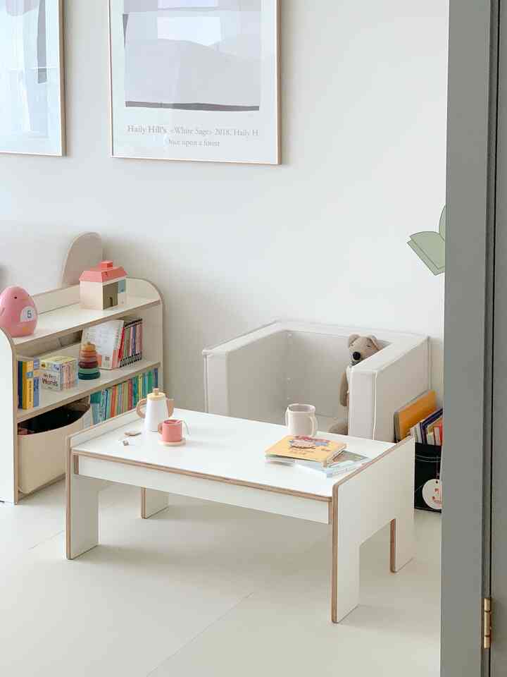 #오늘장면한컷 
These days, I'm serious about making a baby's space by moving, attaching, and arranging the living room furniture like Tetris! 
Mom and dad's space is getting smaller, but I feel so happy when I see my favorite baby🤍

#Baby's house #아기가있는집 #아기방꾸미 #아기소파 #아기테이블 #아기방꾸미기
#Baby's room interior #거실인테리어 #육아템 #육아스타그램 #아기가구 #아기책상 #아기용품 #육아용품 #육아템추천