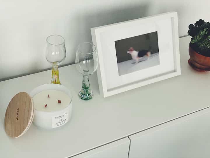 dadazのパチパチキャンドル🕯️
香りは「MUSK&COTTON FLOWER」。
木芯とウッドの蓋のデザインがとても可愛いくて置いておくだけでもテンション上がる〜✨
大容量のキャンドルで、火を灯してなくてもふんわり香ります🫧蓋があるのも嬉しいポイント🫰
火をつけると木芯がパチパチと音を立てて…和む……キャンプのときのデトックス感に近い安らぎ…🏕️🫠🩶
ボーッと眺めながらリラックスできました🕯️✨


#キャンドル #candle #アロマキャンドル