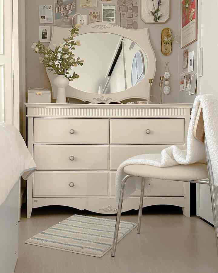 モングルモングルパステルトーンカラーがとても可愛らしいマカロカ発マット💛🩵マカロカで発マット選ぶのに長い時間がかかったんですｗｗ みんなとても綺麗で！私がピックしたデザインはサンドイッチ_スカイです。 ☺️

マカロカジャカードデザイン発マットはオーバークオリティレベルの1800gsmの密度で製作され、より柔らかくてふわふわの使用感に、先染糸糸で製作されたジャカード製品なのでカラーも鮮明です。そして感覚的なデザインのおかげで、どこに持っていっても視線強奪！🫠インテリア効果も優れている

私はひどくありませんが、足底筋膜炎があり、発マットが薄すぎると足の裏が痛く長く立つことができませんが、要件をふんだんにしてかなり長い時間皿洗いして立っていても足が快適でした。 👍  #침실인테리어 #발매트추천 #디자인발매트 #도어매트추천 #화장실발매트 #doormat #싱크대발매트 #욕실발매트 #자카드발매트 #맞팔