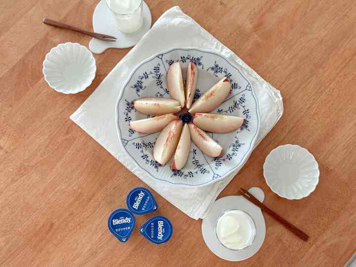 #애장템추천 
涼しい夏味のおやつタイム。
もし日本ブレンディのカプセル、ポーションコーヒーをご存知ですか？
（あまりにも日本のテムプロモーションがたくさんあります）
。
小さなカプセルに入ったコーヒー凝縮液のようなものですが、 
ふた取って注ぎ、水と氷で濃度合わせて飲むだけで楽なテムです。  #홈카페장 #홈카페소품 #홈카페놀이  #라떼만들기    
