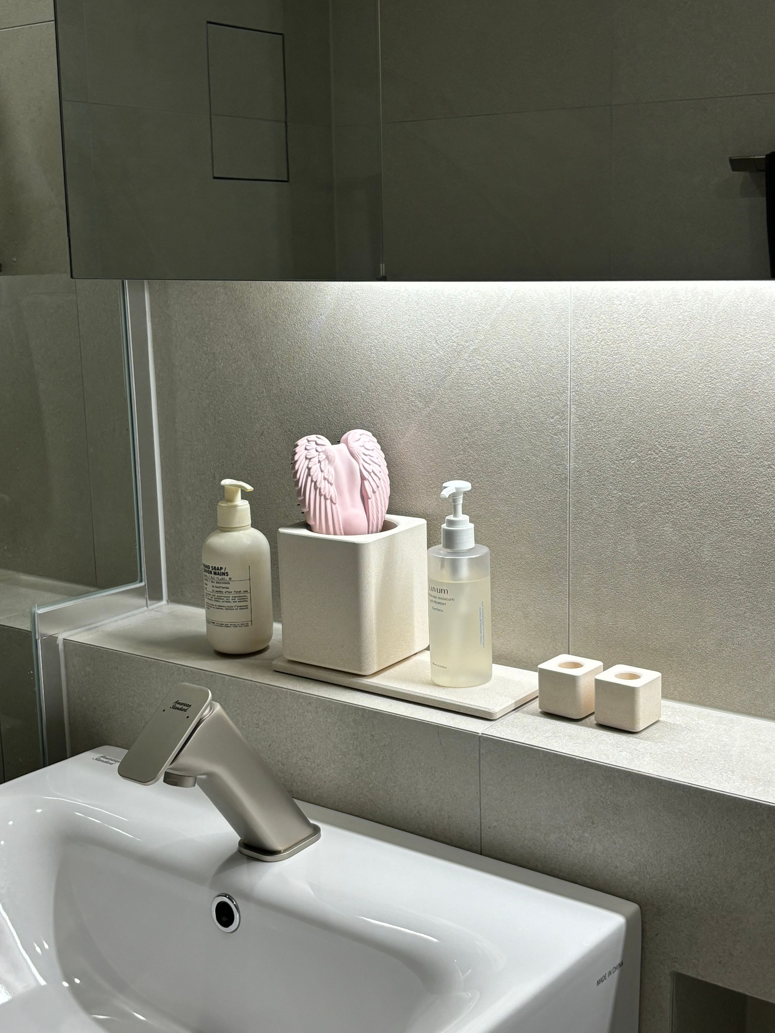 Premium Ceramic Toothbrush Holder Set(3pc) user photo