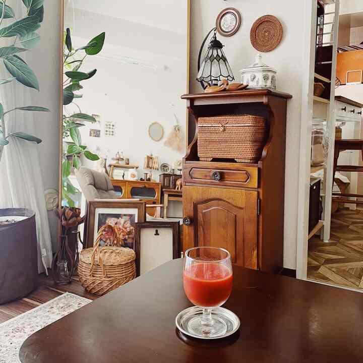 毎日飲んでるトマトジュース🍅
これさえ飲んでれば、紫外線のダメージを撃退できると思い込むことにしている😂


#アンティークインテリア #ビンテージインテリア #カフェ風インテリア
