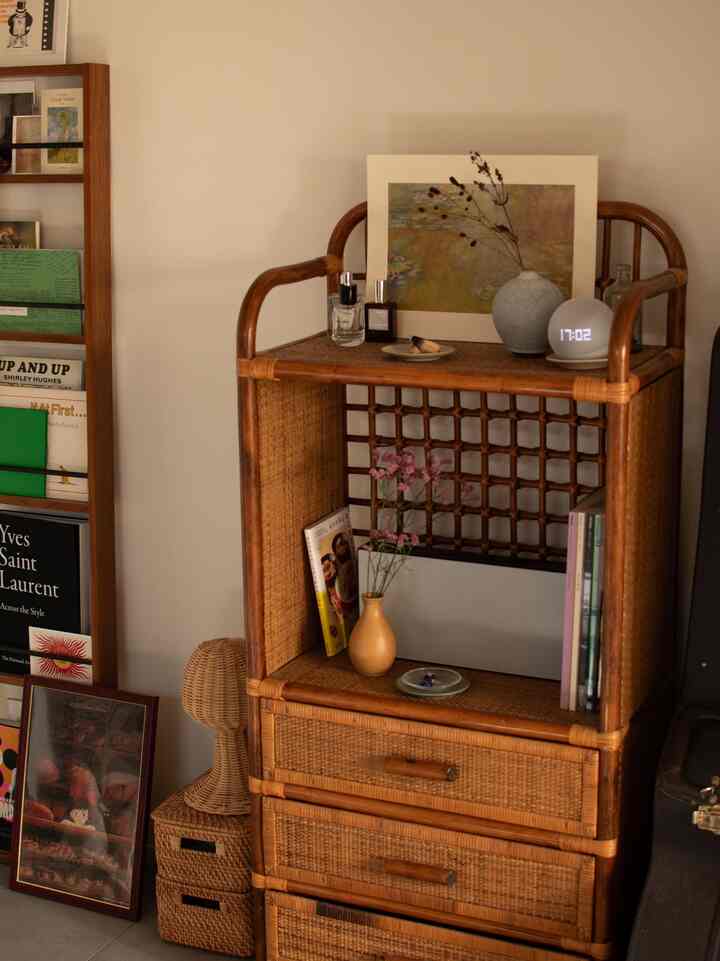 Pottery that I fell in love with at first sight at a nearby pottery festival✨

#1R #ワンルーム #一人暮らし #賃貸 #japandi #Japaneseroom #Japaneseinterior #和モダン #ラタン #ラタン家具 #陶器 #陶磁器 #花瓶 #フラワーベース #