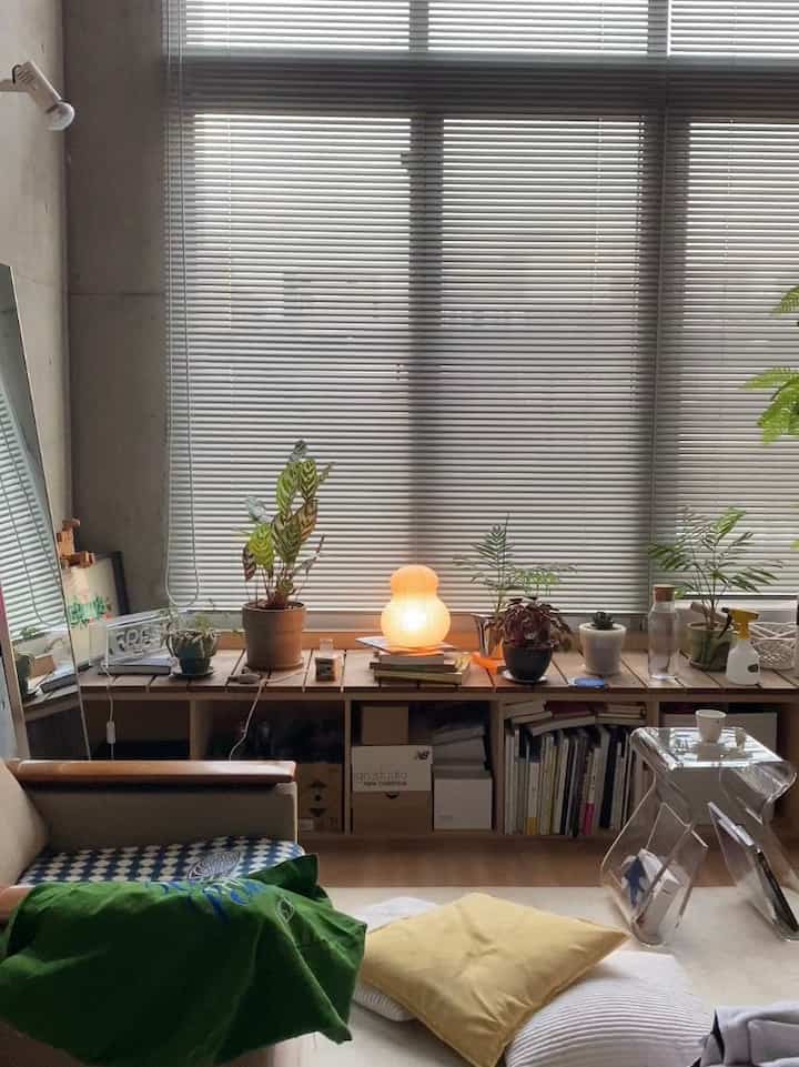 俯瞰系👀

#コンクリート打ちっぱなし #コンクリート #ルームツアー #ルーム #お部屋紹介 #1人暮らし #インテリア #韓国インテリア #roomdesign #room #plants #morningroutine 