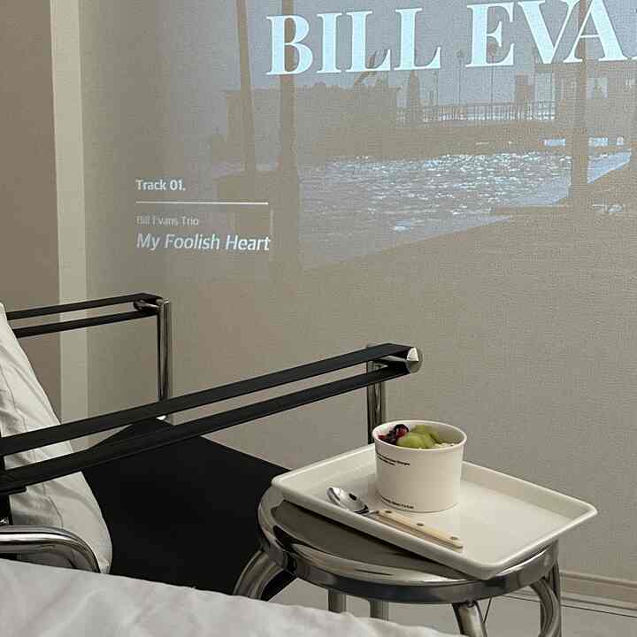 A relaxing and soothing space with different footage🤍

#myroom
#bedroom
#holiday