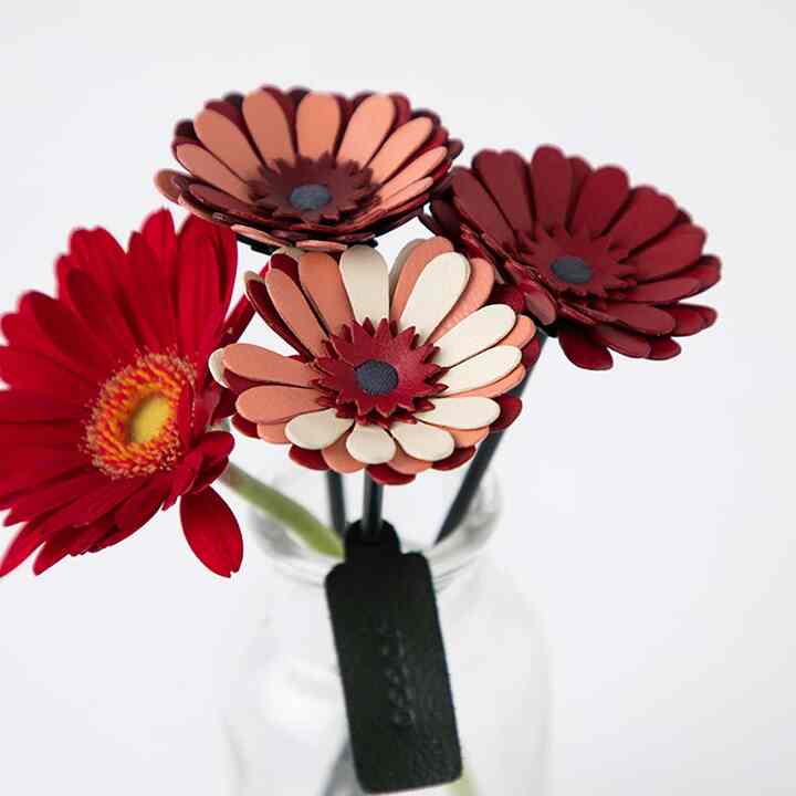 革のブーケ（ガーベラ）３本