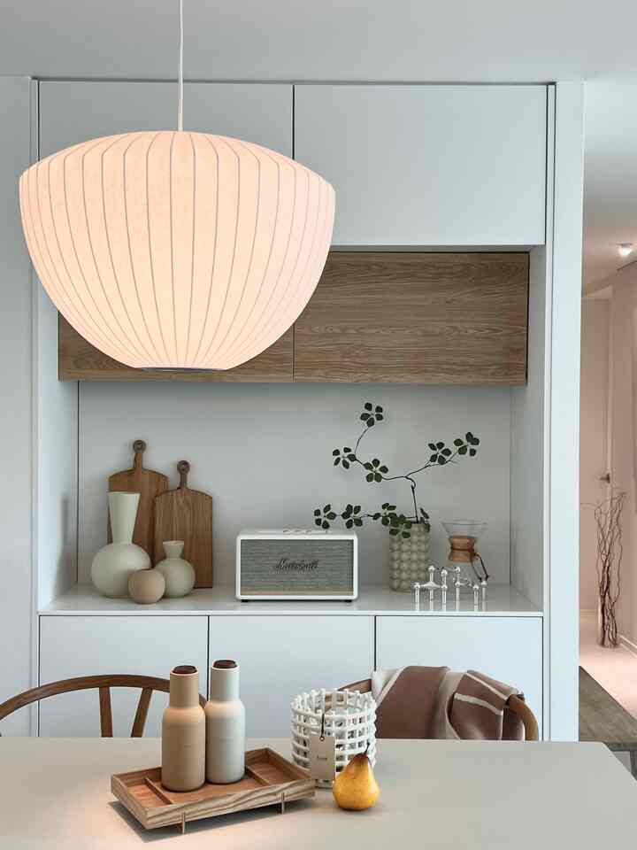 Sudah lama sejak saya meninggalkan bar rumah🤎
Saya melakukan pembersihan umum dan mengubah susunan vas.

Miliki kencan hari Senin~
Dan hanya memikirkan hal-hal yang baik~
#Bar Rumah #홈카페 #홈바
#Breville #브레빌876
 #브레빌커피머신 #브레빌에스프레소머신 
#Breville 870 #컵보드 #컵선반 #원목컵보드
 #원목컵선반 #홈카페장 #홈카페인테리어