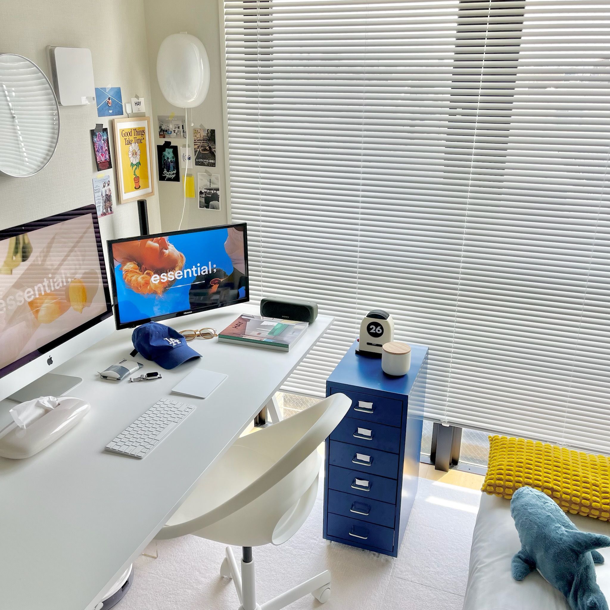 TROTTEN トロッテン デスク 120x70 cm［4色］を使ったインテリア