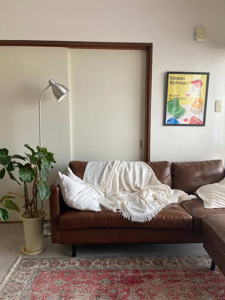 ついにレールスタを手に入れた👋🏻✨✨

#interior #midcentury #midcenturymodern 
#marketb#lowya #ikea #bauhouse #1dk 
 #インテリア #リビング #生活感のある暮らし 
#ミッドセンチュリー #ミッドセンチュリーモダン 
#テレワーク #在宅勤務 #在宅ワーク#一人暮らし#ひとり暮らし