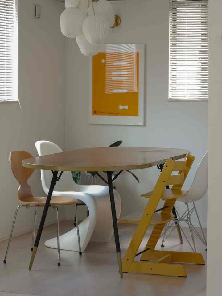 約1年前に購入したイサムノグチの絵紙📃和紙でできていてとても繊細なポスターで、オレンジと黄色の中間のような色🍊

よく聞かれるのですが、ポスターはモエレ沼公園のオンラインで購入→額装のタカハシさんで額装してもらいました🙆‍♀️額装の際に額とセットのプランで購入しているので、とても綺麗に収まっています◎絵紙の購入を検討されている方には全力でオススメします🙂‍↕️

#建売住宅 #建売 #カラフルなインテリア #カラフル #イサムノグチ #ポスター #絵紙