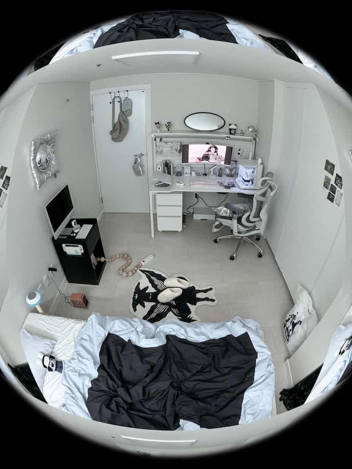 #오늘의우리집 #예쁜템최고야 #침실인테리어 #화이트인테리어 #방꾸미기 #GATA #책상꾸미기 #미드센츄리모던 

今日も部屋の構造を変えてパチパチ..☁️
新しいインテリアアイテムを持ちたいのですが、悩んでいます。