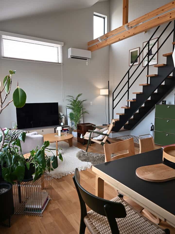 昼間のリビング。フロアランプ照らすといい感じ。
#フロアランプ #間接照明インテリア 