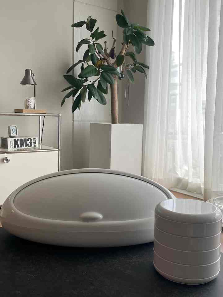  #rexite #데스크오거나이저 #alessi #알레시 #브레드박스 #거실테이블 #거실수납 #화이트소품 
