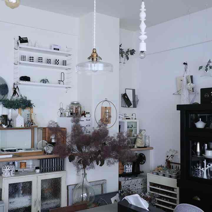 Interiors that mix old and new

#Daily life
#Enjoying life
#Records of life
#Life with flowers
#Smoke tree
#Demijohn bottle
#I want to live surrounded by things I like
#Life surrounded by things I like
#Naoi Manami
#Kakizaki Makoto
#Mixed interiors
#Life with antiques
#Life with old things
#Life with antiques
#Dish cabinet
#Glass case
#Longing for foreign interiors
#Stringpocket
#Interior lovers
#Living tools
#Monotone goods
#Life with children
#Apartment life
#Apartment interiors
#eosm100