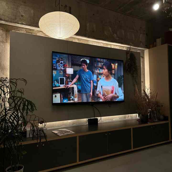 TV, bukan proyektor
Saya adalah orang yang selalu menyalakan TV di rumah sepanjang waktu.

#televisi
#Perlengkapan papan TV
#warna
#Aksesori interior