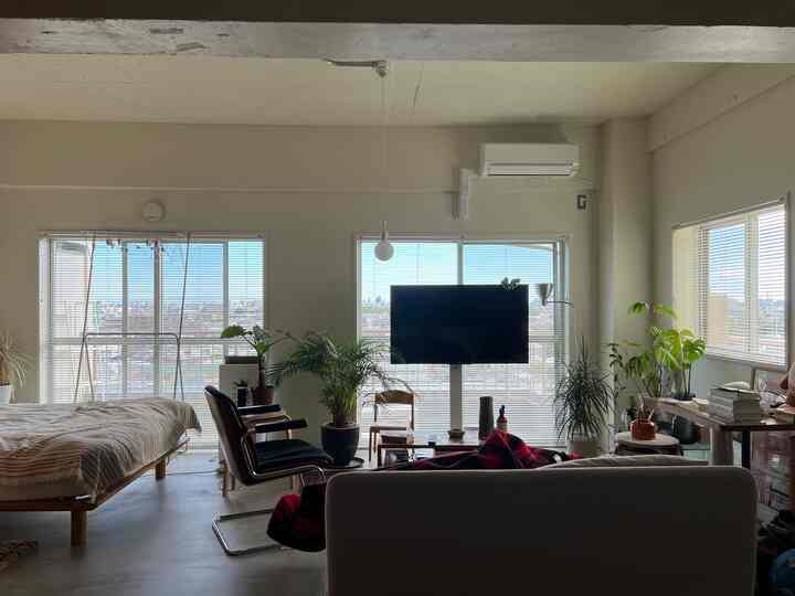 From morning to night...
Please excuse the laundry 🧺🧺

#renovation #interiordesign #interiorstylists #interiordecor 
#vintagefurniture #海外インテリア #リノベーションマンション #ヴィンテージインテリア #ヴィンテージ家具 #ミッドセンチュリー家具 #モダンインテリア #モダンリビング #モダン住宅 #整理収納 #見せる収納 #暮らしの記録 #シンプ living #日々の暮らしを楽しむ #くらしを楽しむ #部屋作り #部屋紹介
